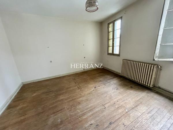 Ensemble immobilier composé d'une Boucherie et un appartement d'environ 167 m2, 7 pièces à Montpon Ménestérol Détails des diagnostics énergétiques