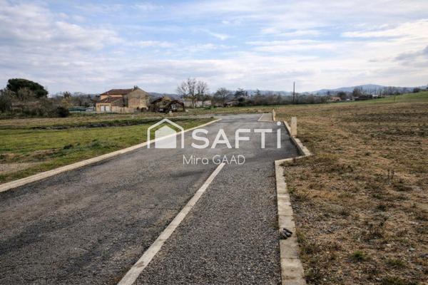 Terrain 631m2 plat viabilisé avec 250m2 constructible