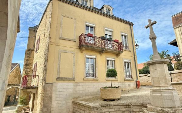 Maison à vendre    6 pièces • 168,44 m2 Morey-Saint-Denis