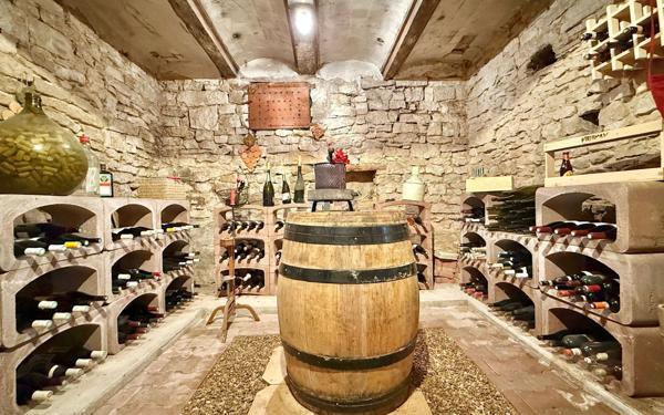 Maison à vendre    6 pièces • 168,44 m2 Morey-Saint-Denis