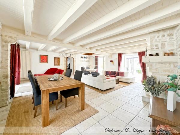 Propriété à vendre 318m2 habitables, 11 pièces, 7 chambres, parcelle de 1700m2 environ, jardin, garage, piscine, dépendances