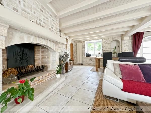 Propriété à vendre 318m2 habitables, 11 pièces, 7 chambres, parcelle de 1700m2 environ, jardin, garage, piscine, dépendances