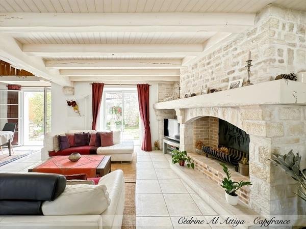 Propriété à vendre 318m2 habitables, 11 pièces, 7 chambres, parcelle de 1700m2 environ, jardin, garage, piscine, dépendances