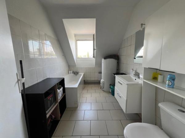 Dpt Sarthe (72), à louer LA SUZE SUR SARTHE appartement T2