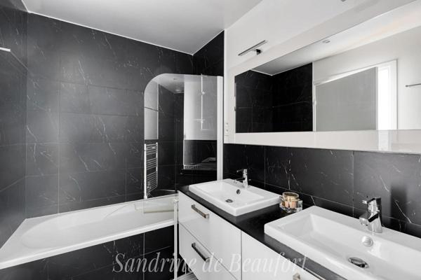 Appartement 3 pièces lumineux avec grande réception de 40 m²