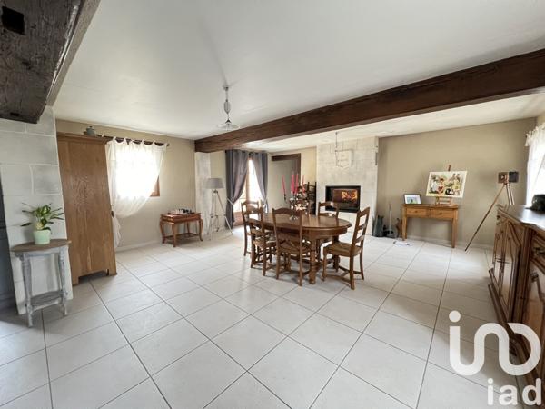 Maison 7 pièces de 220 m² à Coudrecieux (72440)