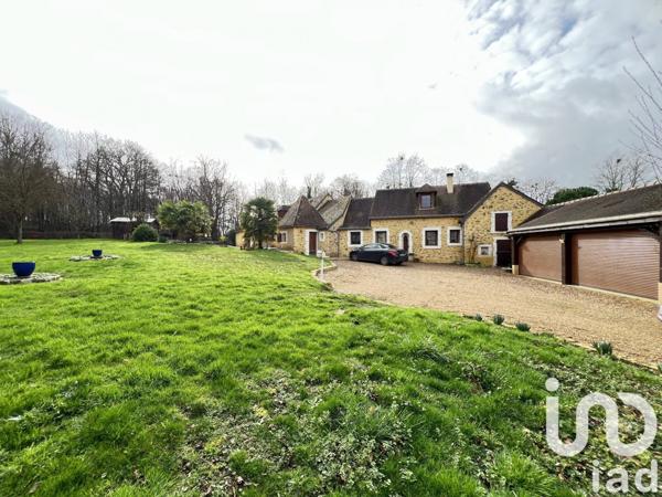 Maison 7 pièces de 220 m² à Coudrecieux (72440)