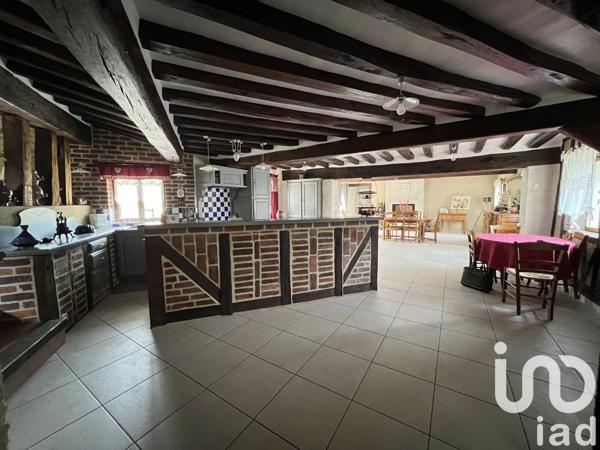 Maison 7 pièces de 220 m² à Coudrecieux (72440)