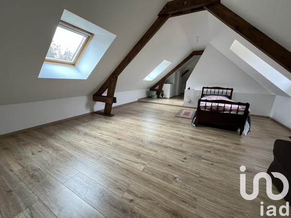 Maison 7 pièces de 220 m² à Coudrecieux (72440)