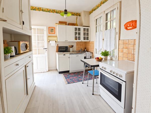 Maison
         10 pièces
        - 140 m² Bien prestige 730 000 € *