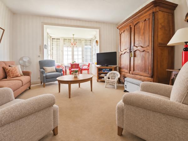 Maison
         10 pièces
        - 140 m² Bien prestige 730 000 € *