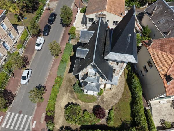 Maison
         10 pièces
        - 140 m² Bien prestige 730 000 € *