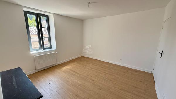 Maison Vauréal village 364 900 € **  - Référence  5227