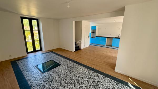 Maison Vauréal village 364 900 € **  - Référence  5227