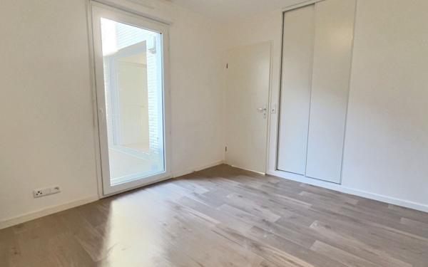 Appartement à vendre    2 pièces • 41,70 m2 Évry