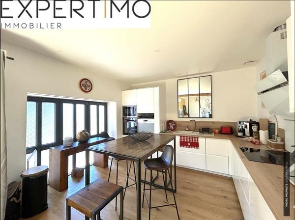 Merville (31330) Maison atypique de village meublée (ou pas) avec piscine intérieure