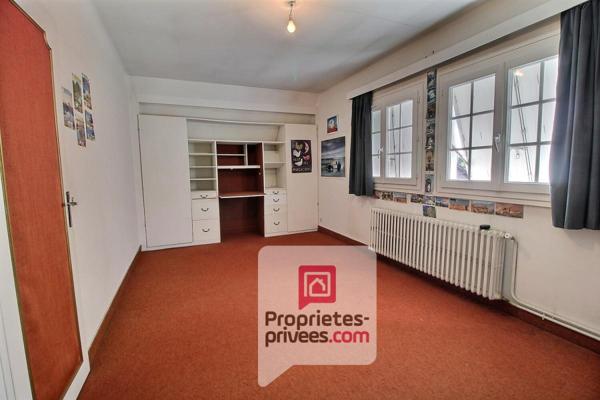 A VENDRE secteur recherché MAISON FAMILIALE de 145 m2 - 5 CHAMBRES - VERANDA, TERRAIN CLOS 1156 m2