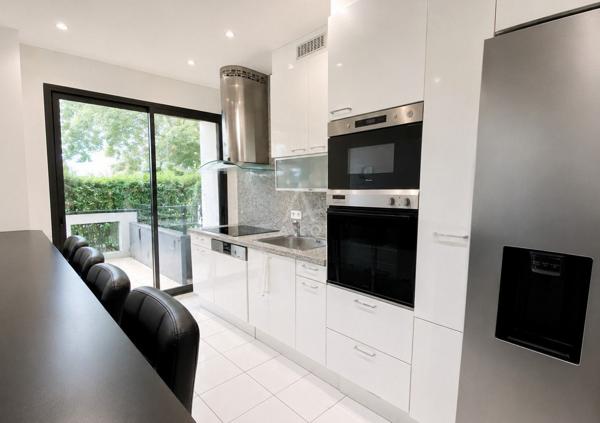 NEUILLY SUR SEINE - DUPLEX D'EXCEPTION AVEC TERRASSE ET PARKING (4/5 CHAMBRES)