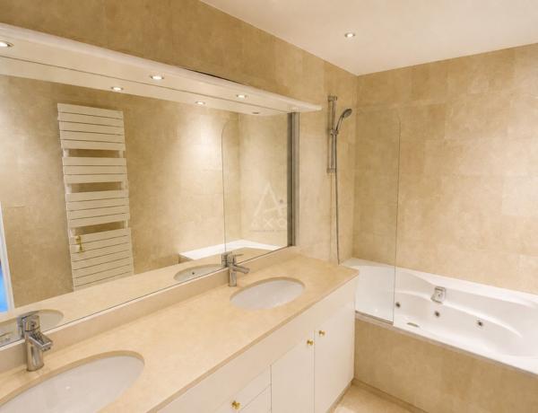 NEUILLY SUR SEINE - DUPLEX D'EXCEPTION AVEC TERRASSE ET PARKING (4/5 CHAMBRES)