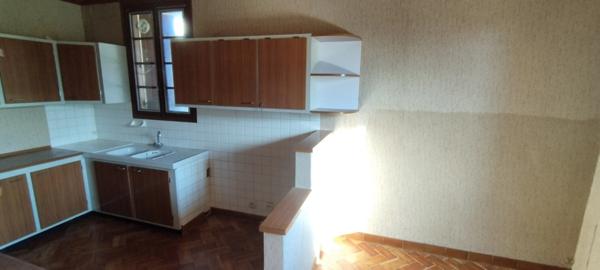 Garat. Maison 125 m² avec terrasses, jardin et garage. Terrain clos 1182m²