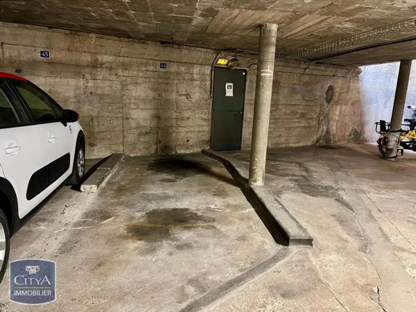 Parking à louer Versailles (78000)