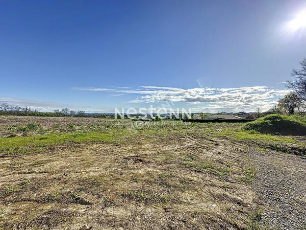 Terrain constructible Mirande de 1776 m2
