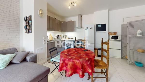 Appartement 3 pièces avec vue sur la Tour de Montlhéry – Cœur de ville