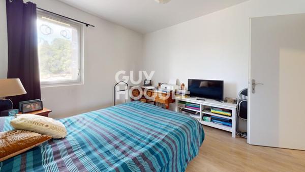 Appartement 3 pièces avec vue sur la Tour de Montlhéry – Cœur de ville