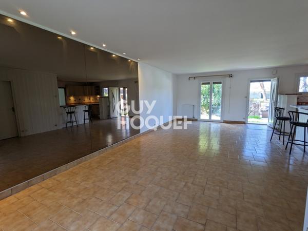 MAISON INDIVIDUELLE A LOUER - 3 CHAMBRES - GARAGE - JARDIN - 93.64 m² - PRADETTES