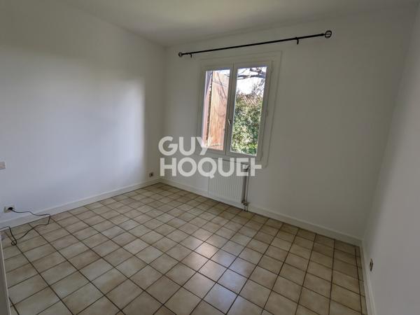 MAISON INDIVIDUELLE A LOUER - 3 CHAMBRES - GARAGE - JARDIN - 93.64 m² - PRADETTES