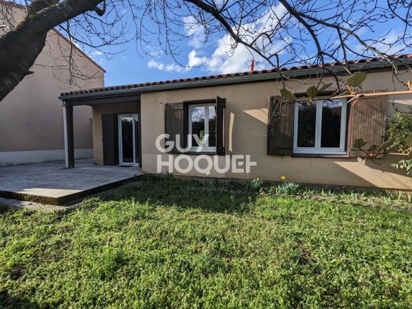 MAISON INDIVIDUELLE A LOUER - 3 CHAMBRES - GARAGE - JARDIN - 93.64 m² - PRADETTES