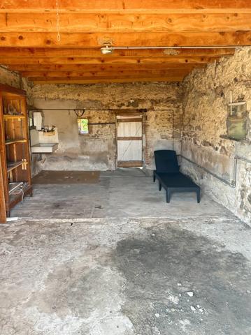 Propriete à vendre proche de VILLEFRANCHE D'ALLIER (03) Maison , granges ,écurie , garage , Terrain 10 ha