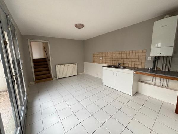EN VENTE - FOURCHAMBAULT - Maison 2 chambres cour intérieure