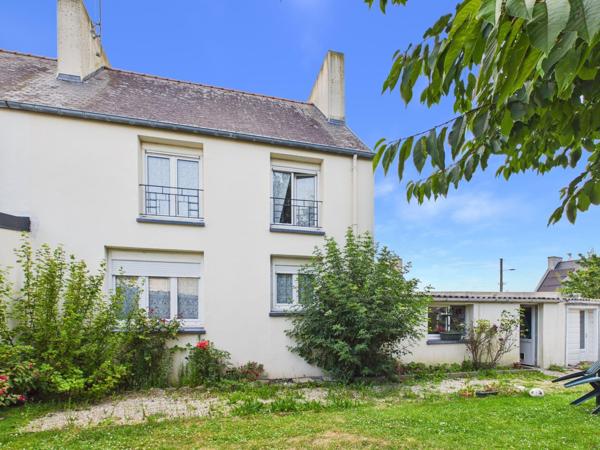 Maison familiale 4 chambres avec jardin et garage à Saint-Pol-de-Léon