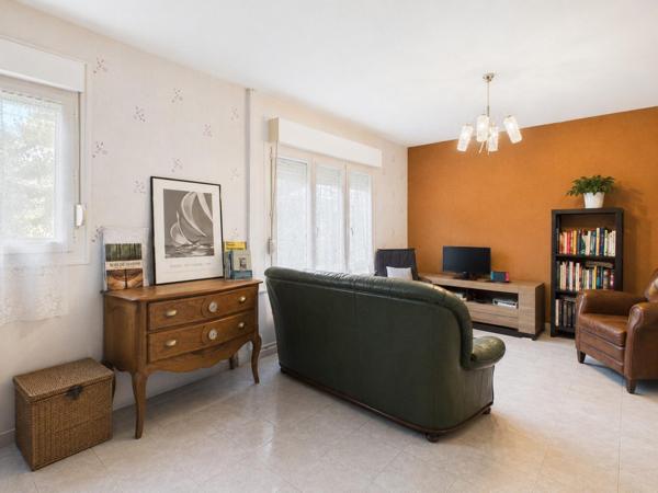 Maison familiale 4 chambres avec jardin et garage à Saint-Pol-de-Léon