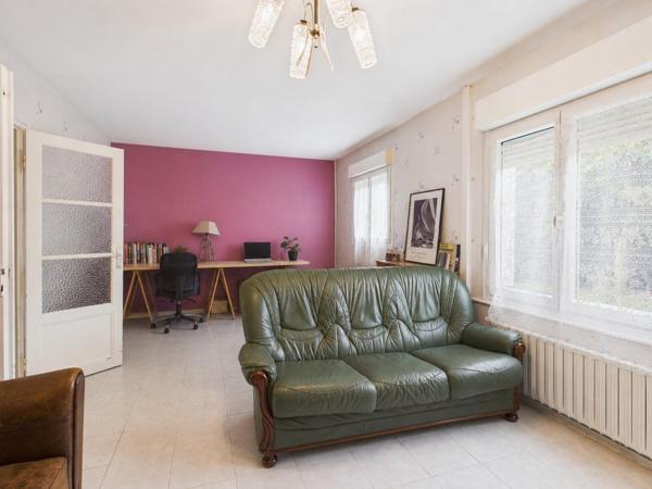 Maison familiale 4 chambres avec jardin et garage à Saint-Pol-de-Léon