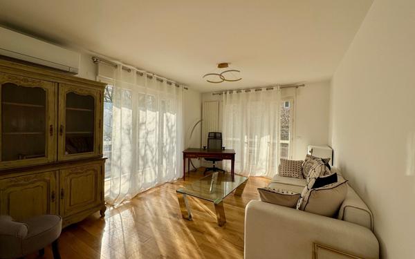 Appartement à louer    3 pièces • 78,40 m2 Saint-Maur-des-Fossés