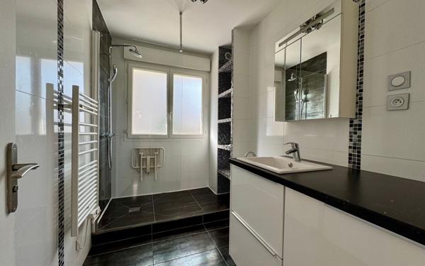 Appartement à louer    3 pièces • 78,40 m2 Saint-Maur-des-Fossés