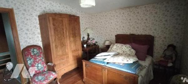 EXCLUSIVITE LMBS. IDEAL FAMILLE NOMBREUSE! Dans le bourg de Périgné proche écoles et commerces ...