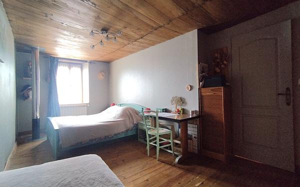 Maison à louer    4 pièces •  Laguiole