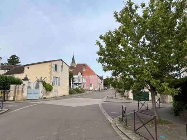 Fonds de commerce de restaurant - bar, à vendre SAINT DESERT (71)