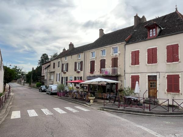 Fonds de commerce de restaurant - bar, à vendre SAINT DESERT (71)