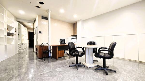 Local d'activités de 56,53 m²
