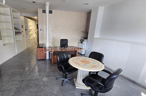 Local d'activités de 56,53 m²