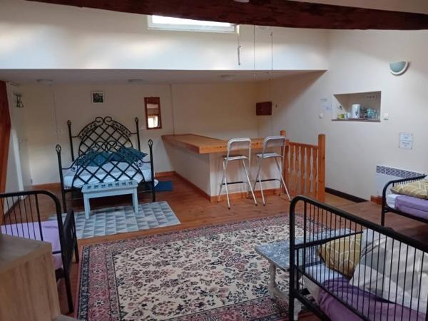 Maison avec local commercial et potentiel locatif, Centre de Ruffec Ruffec