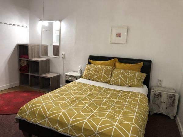 Maison avec local commercial et potentiel locatif, Centre de Ruffec Ruffec