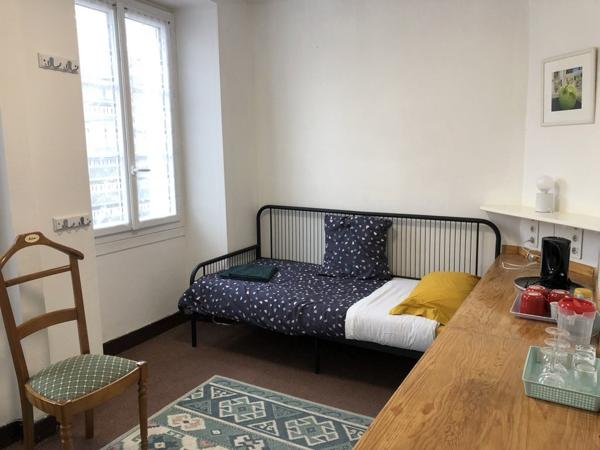 Maison avec local commercial et potentiel locatif, Centre de Ruffec Ruffec