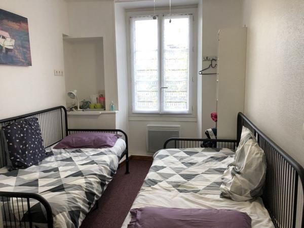 Maison avec local commercial et potentiel locatif, Centre de Ruffec Ruffec