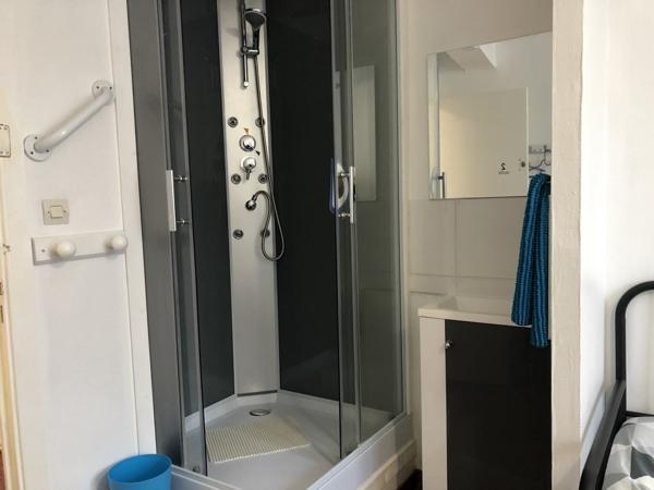 Maison avec local commercial et potentiel locatif, Centre de Ruffec Ruffec