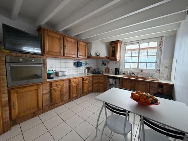 Maison Maison T6 de 170m² au centre de Bègles avec garage double sur une parcelle de 550m² 200 m²